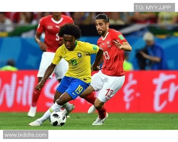 小白的足球之路：从8号球衣到世界舞台的辉煌历程